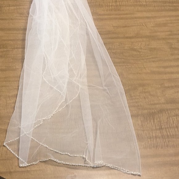 David's Bridal Pearl and Bead Veil V563 Ivory - Picture 11 of 15